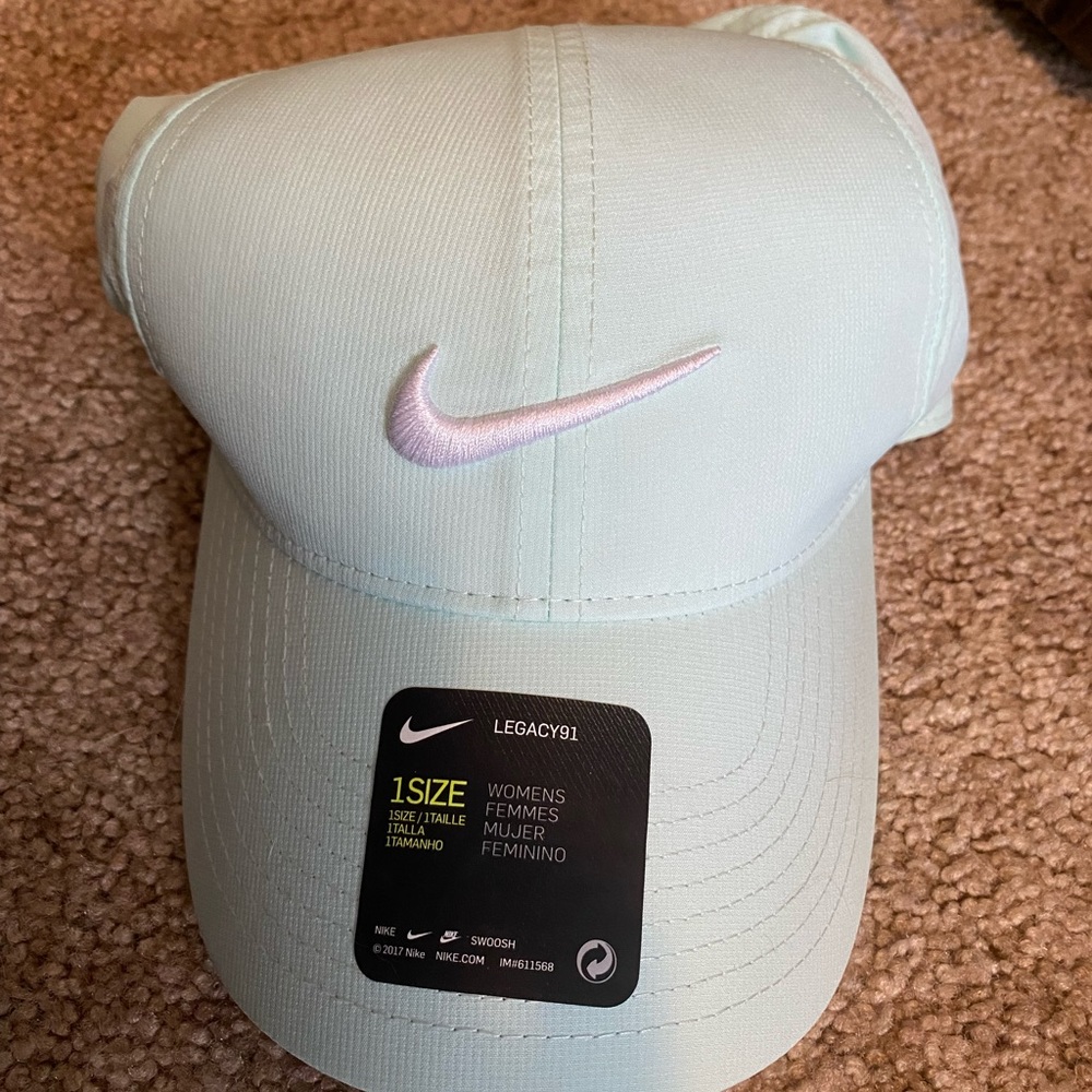 Women’s Nike Hat